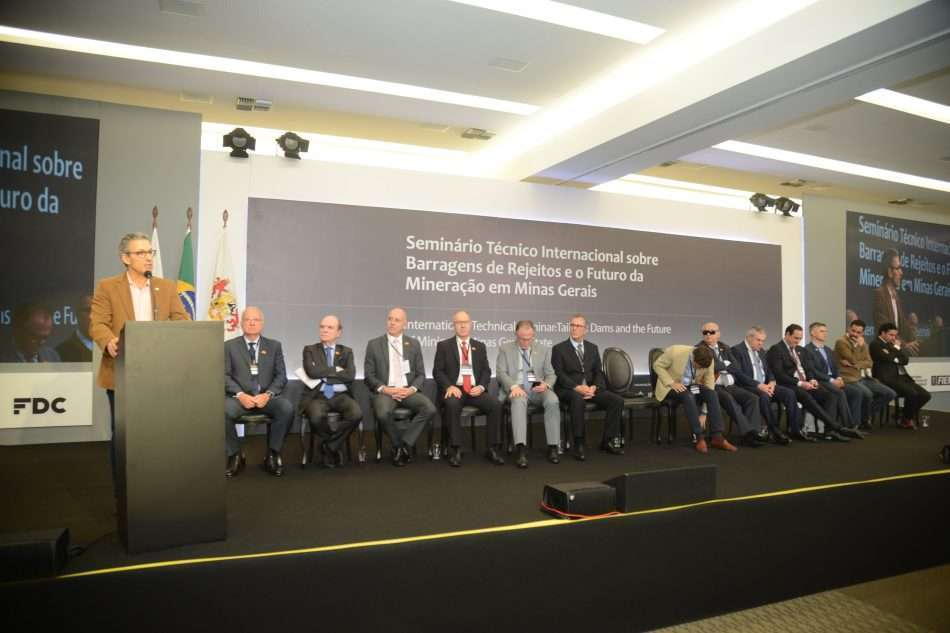 Governadores de MG e ES, ministros e empresários se reúnem na sede da FDC, em Nova Lima, para debater os rumos da mineração no estado
